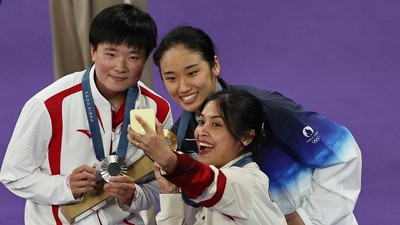 Senyuman Gregoria Mariska di Atas Podium Olimpiade 2024